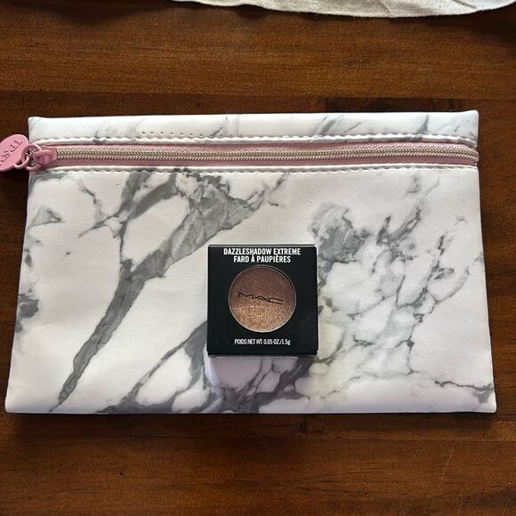 Mac eye shadow Yes to sequins color New in box Ipsy bag - Picture 2 of 7